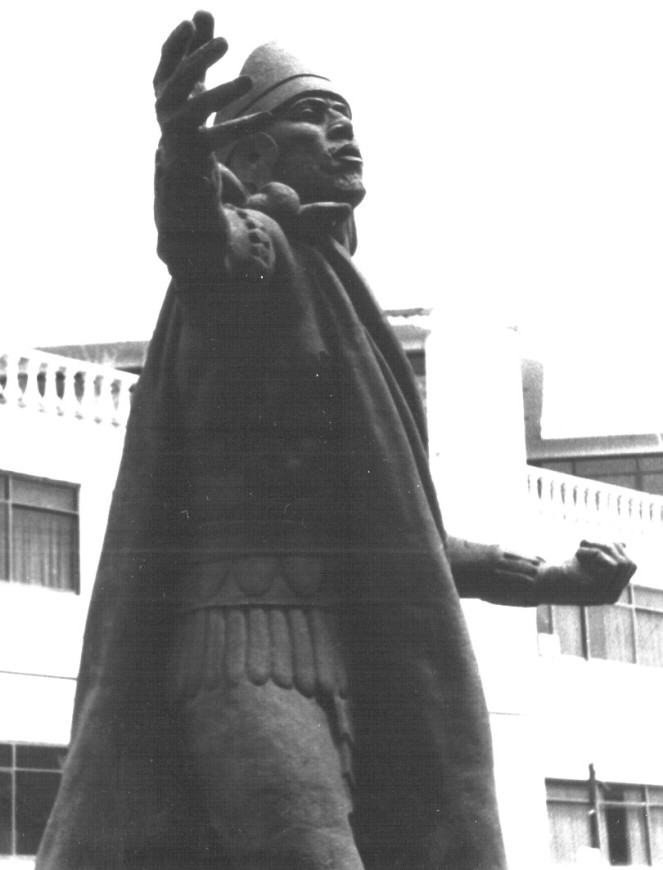 Nezahualcoyotl statue